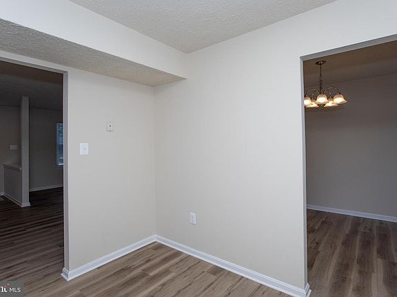 4th image of 3 Oakside Ln