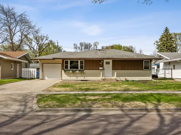 221 26th Ave N, Fargo, ND 58102