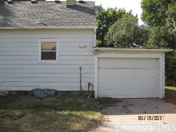 2nd image of 212 Park St E