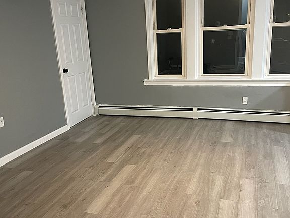 3rd image of 131 Daboll St Floor 2