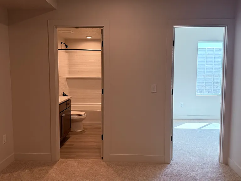 1128 W Gossamer Ln #BASEMENT — Photo 12