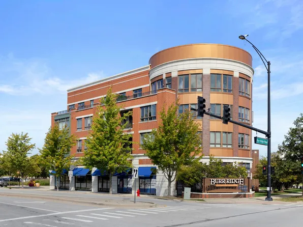 450 Village Center Dr Unit 417, Burr Ridge, IL 60527