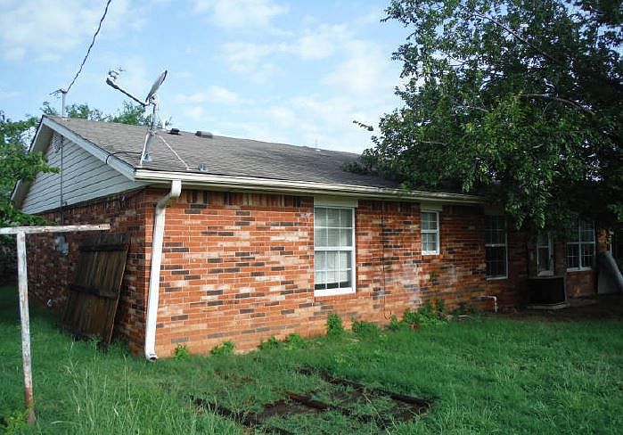 2nd image of 223 Deer Dr