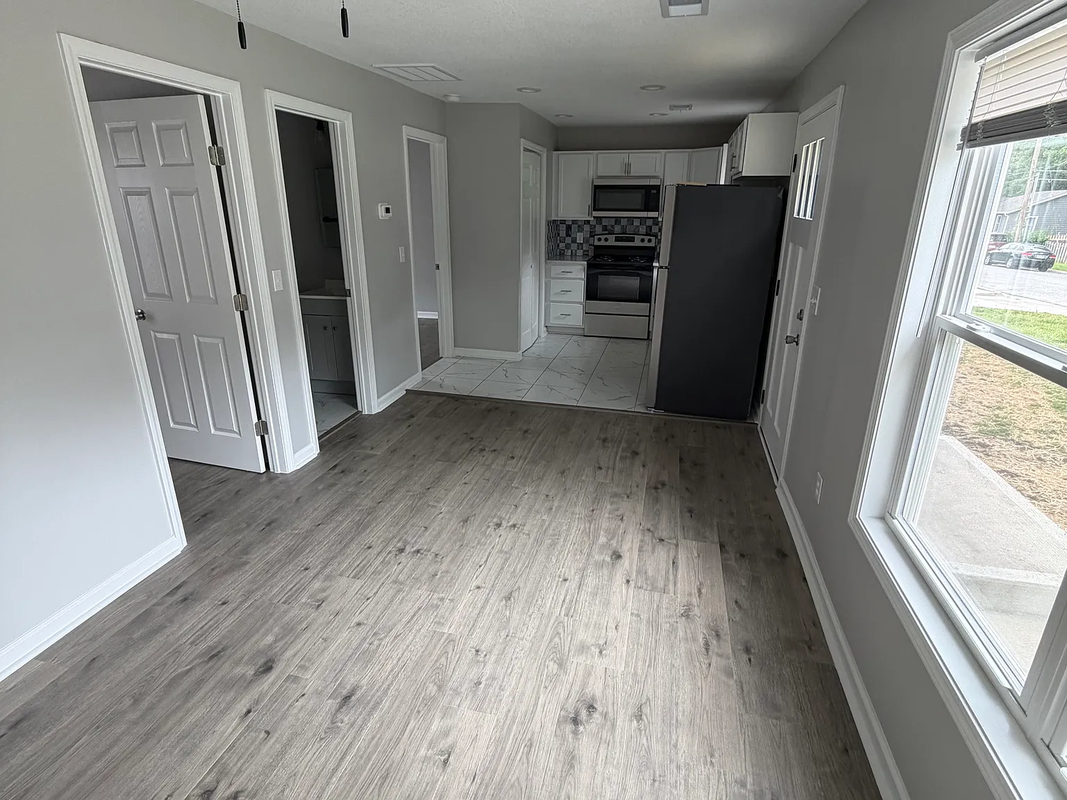 2 bed, 900 sqft, $1,600 — Photo 4