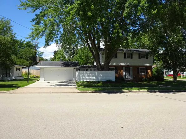 1404 W 5th Ave, Oshkosh, WI 54902