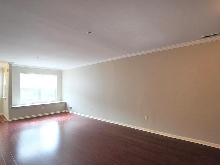 2607 Virginia Ln — Photo 3