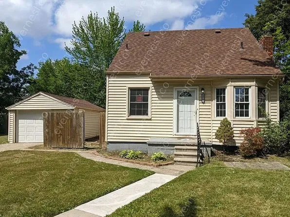 19705 Salisbury St, Saint Clair Shores, MI 48080