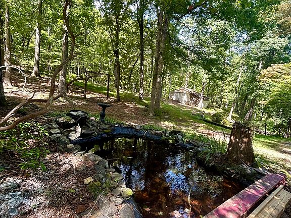 4th image of 839 Wooten Rd