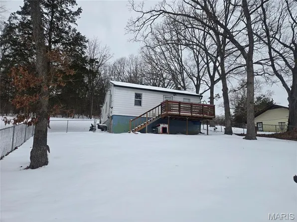 8520 Lake Dr, Cedar Hill, MO 63016