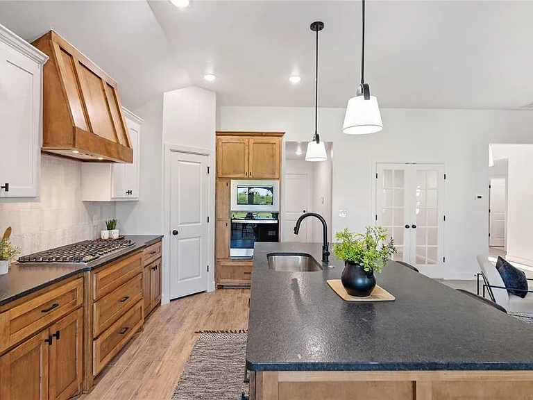 5008 Misty Wood Ln — Photo 13
