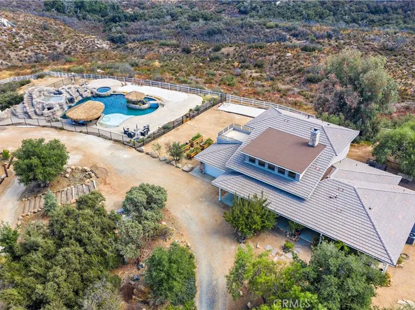 34720 S Main Divide Rd, Lake Elsinore, CA 92530