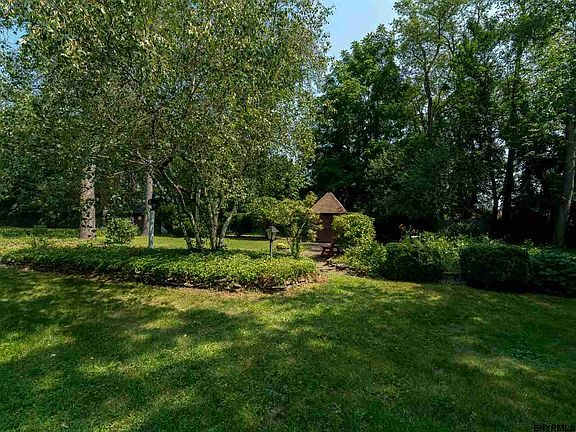4th image of 21 Lace Ln