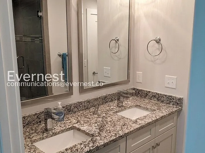 336 Queen Ave — Photo 9