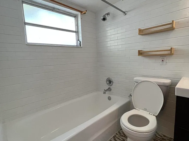318 S J St #BACK OF HOUSE — Photo 6