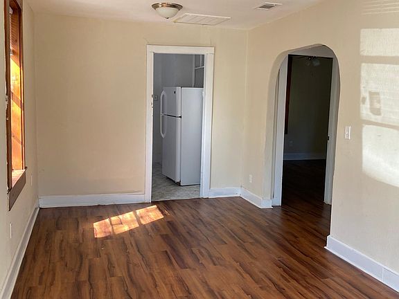 3rd image of 3706 W Blount St