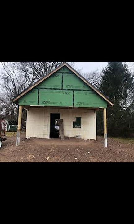 1st image of 2332 Oneida St