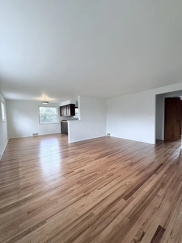 2 bed, 1.0 bath, 1500 sqft, $1,750 — Photo 2