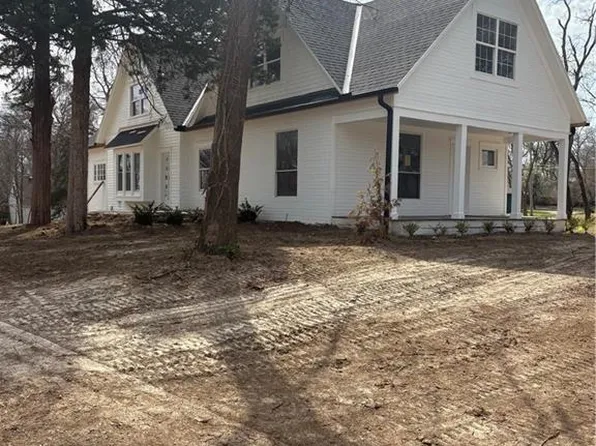 10015 Johnson Dr, Merriam, KS 66203