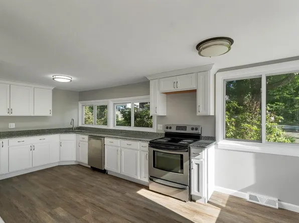 3 Carter Rd #1, Merrimack, NH 03054