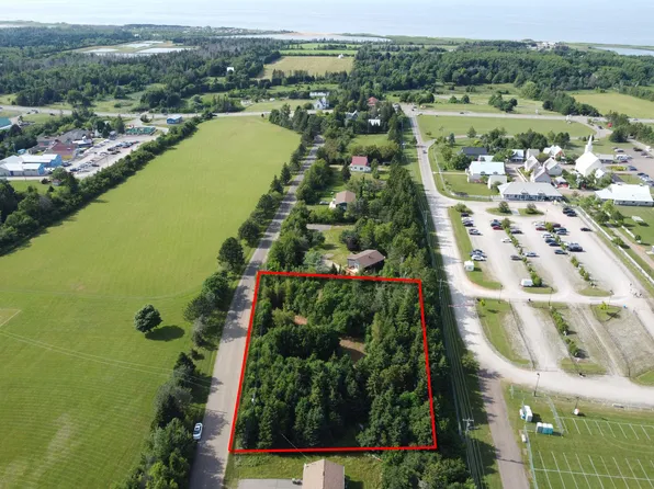 1 Forest Hills Ln, Cavendish, PE C0A 1N0