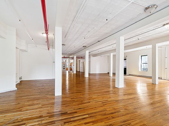 4th image of 28 Tiffany Pl APT 3L