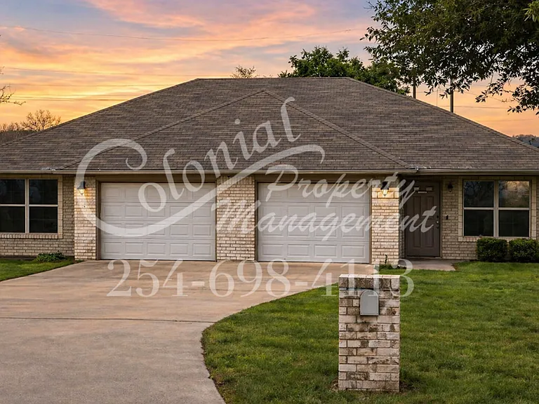1606 Libby Ln — Photo 1