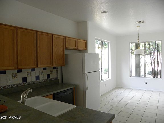 5th image of 14205 W Weldon Ave