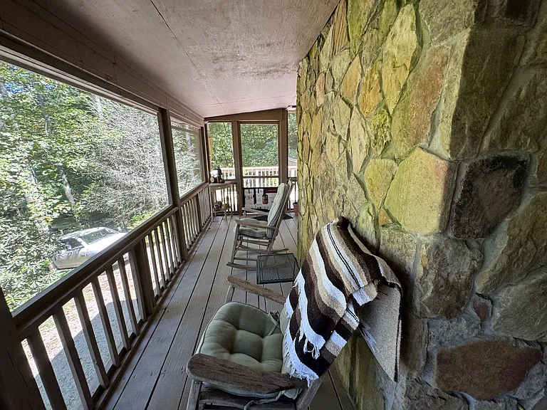 675 Crowe Rd — Photo 4