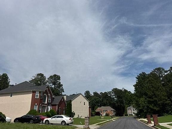 4th image of 265 Linkmere Ln