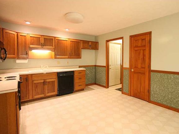 5th image of 1455 Woodscliff Dr