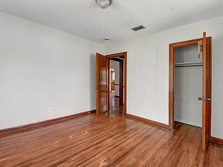 5304 Attleboro St — Photo 9