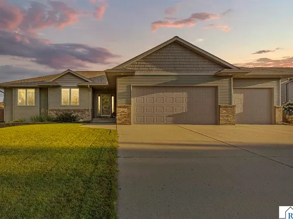 313 Inverness Dr, Mankato, MN 56001