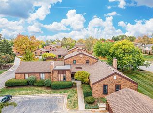 4281 Chaucer Ln, Columbus, OH 43220