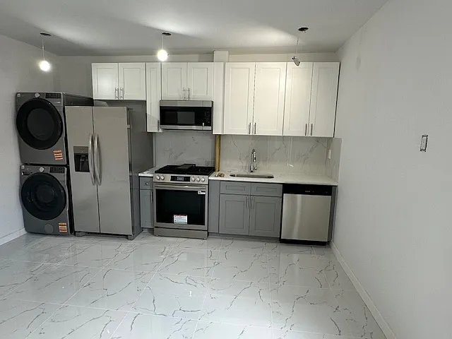 36-46 11th St #2 — Photo 5