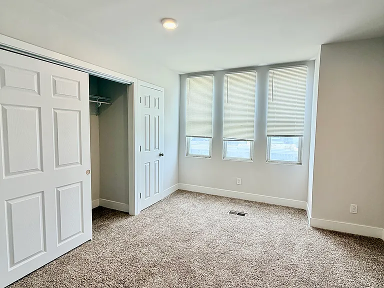 2073 Pickwick St — Photo 10