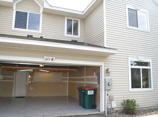 673 Kingfisher Ln, Woodbury, MN 55125