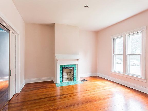 5th image of 637 Central Ave