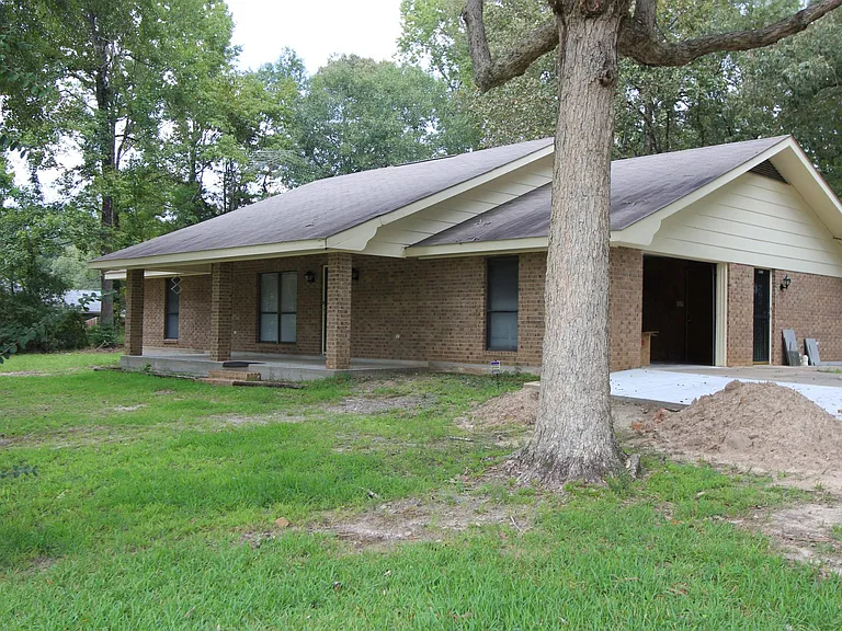 9211 Highway 165 S — Photo 10