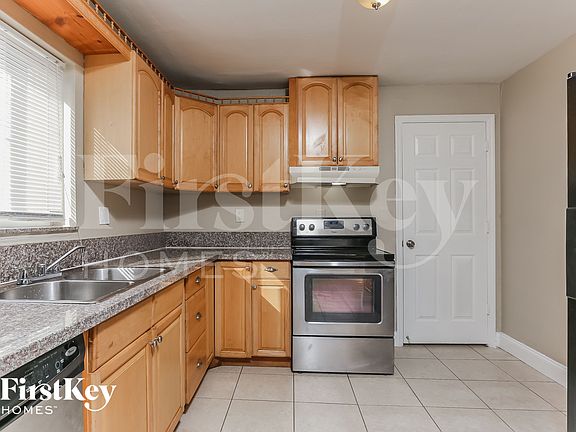5th image of 4030 NW 8th Ter