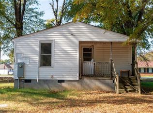 703 Larry Ave, Graham, NC 27253