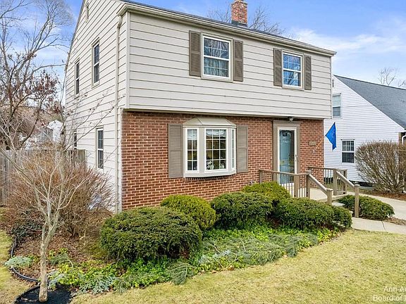 3rd image of 1804 Charlton Ave