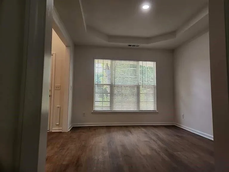 2025 Kyrle Ln — Photo 11