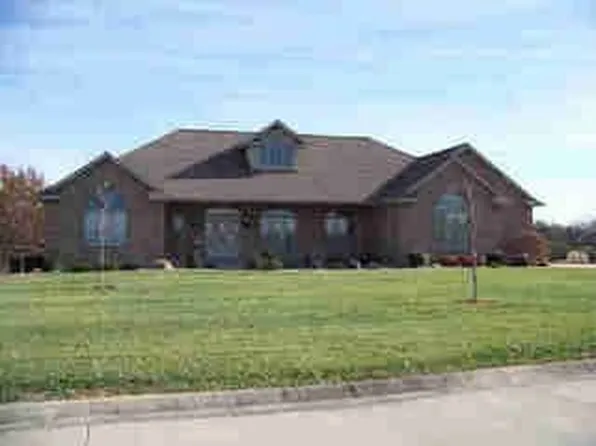 1502 Moriah Dr, Olney, IL 62450