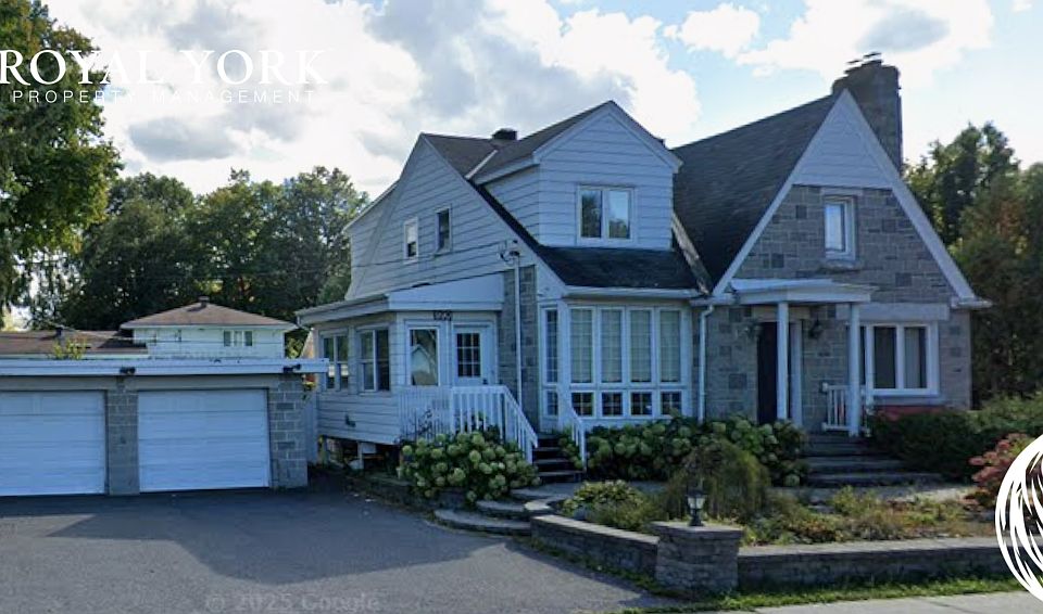 2nd image of 990 Walkley Rd