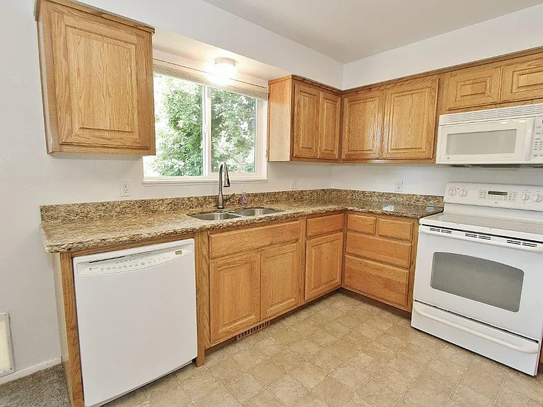 102 View Cir — Photo 9