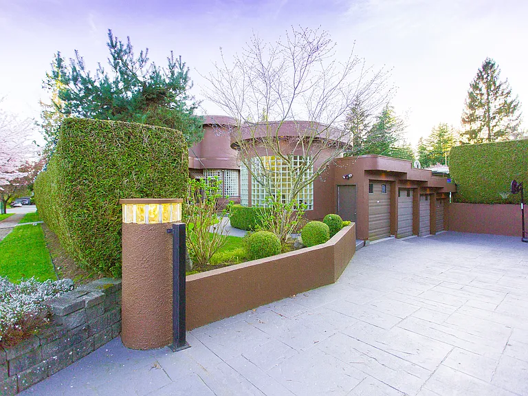 5883 Wallace St — Photo 18