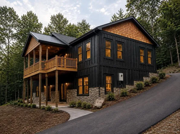 320 E Ridge Ln, Ellijay, GA 30536