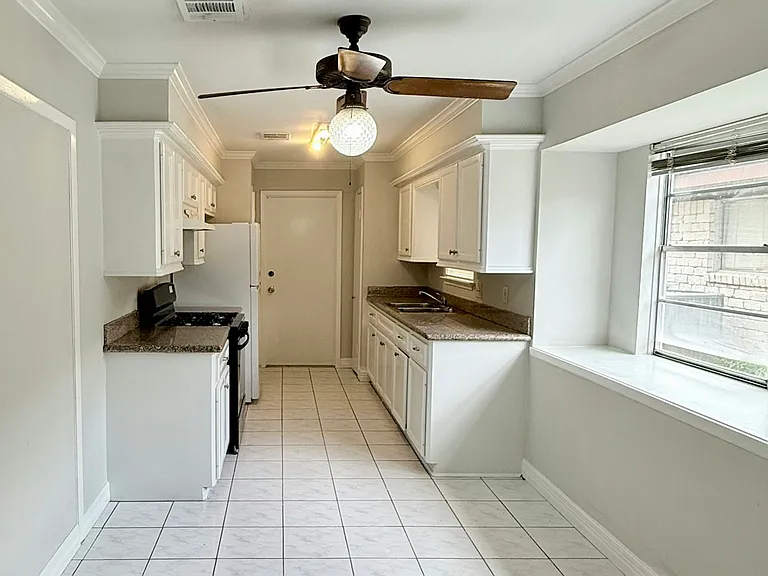 7407 Riptide Dr — Photo 6