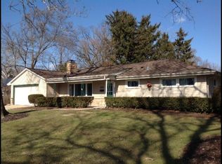 2001 Paddock Ct, Wheaton, IL 60187