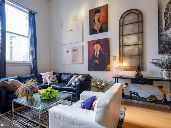 1228 Arch St #8D, Philadelphia, PA 19107